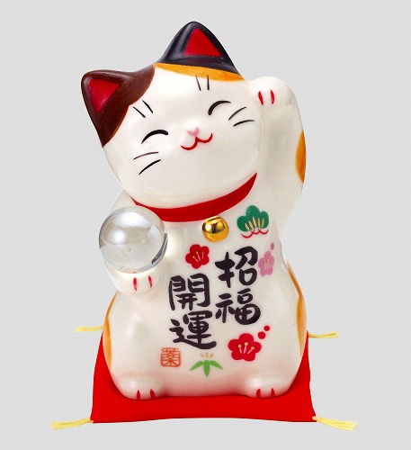 彩絵招福開運招き猫(玉持ち)