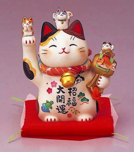 彩絵招福大開運招き猫(ちりめん首輪付・4号)　