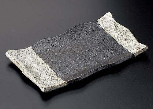 黒釉幾何紋焼物皿