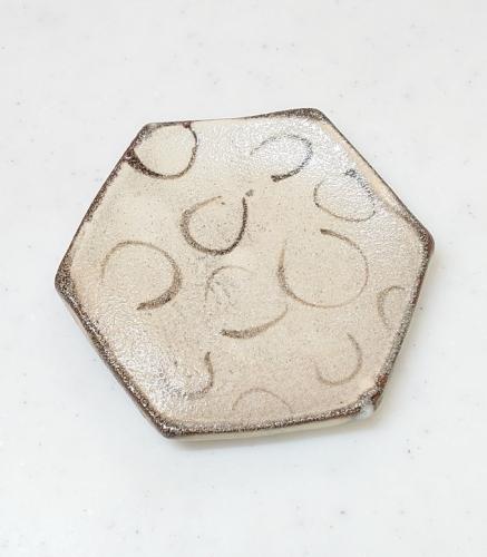 錆丸紋六角小皿